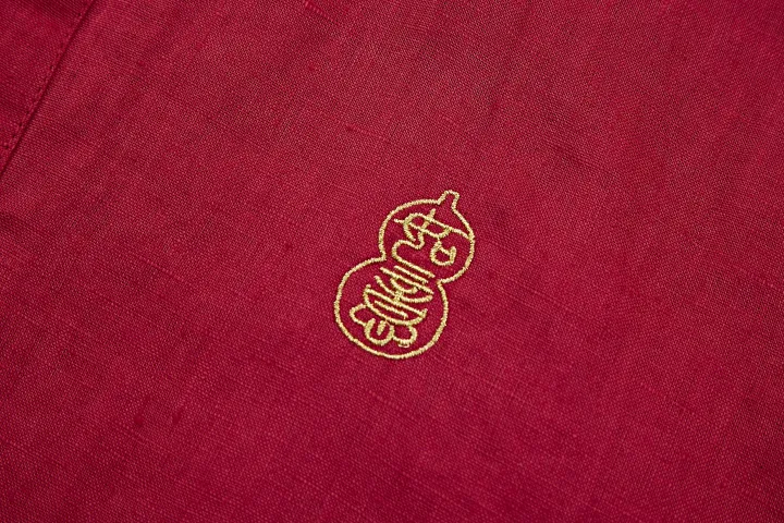 Traditional Chinese Short-Sleeve Shirt – Red Linen with Gold Embroidery - Image 8